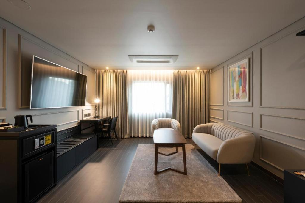 Hound Hotel Yeonsan Пусан Екстер'єр фото
