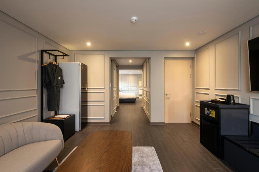 Hound Hotel Yeonsan Пусан Екстер'єр фото