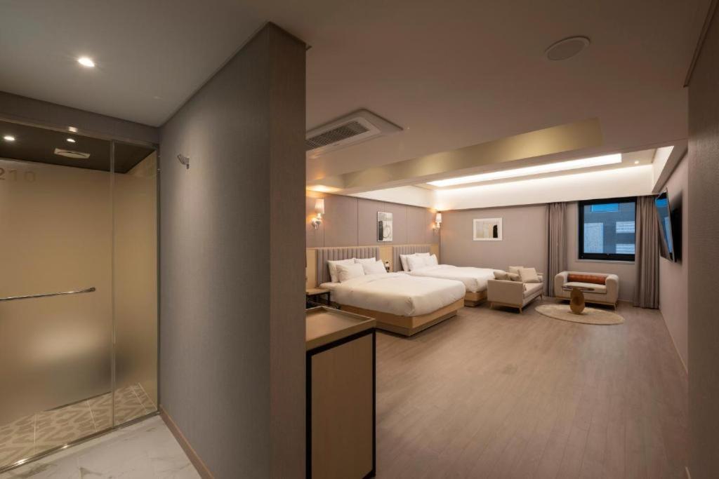 Hound Hotel Yeonsan Пусан Екстер'єр фото