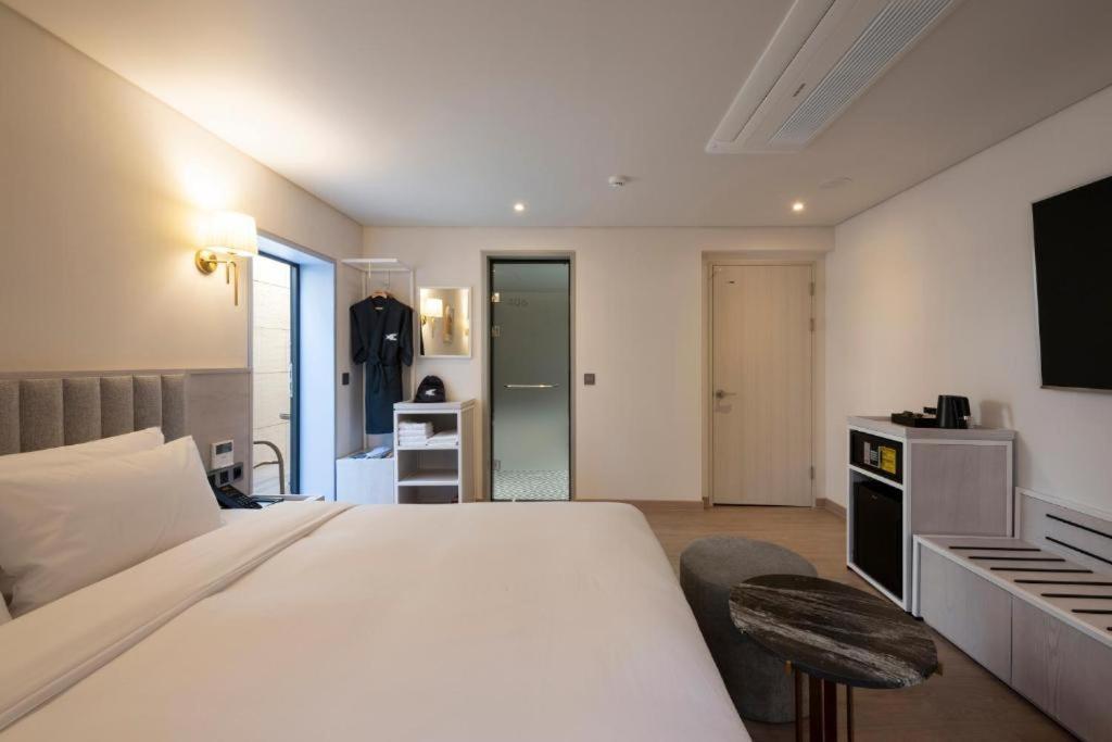 Hound Hotel Yeonsan Пусан Екстер'єр фото