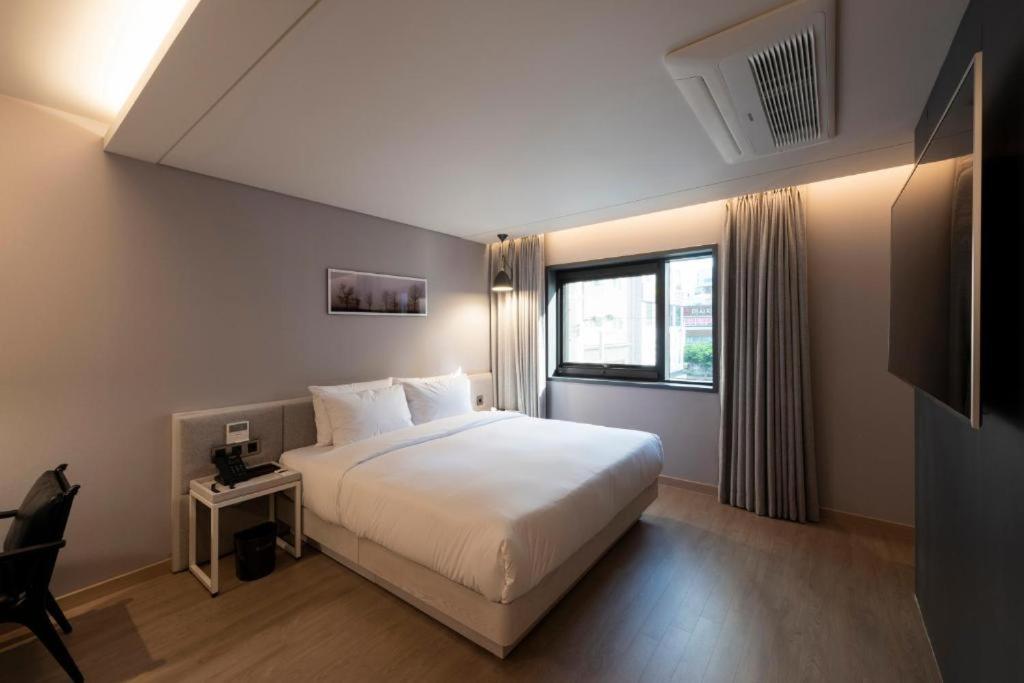 Hound Hotel Yeonsan Пусан Екстер'єр фото
