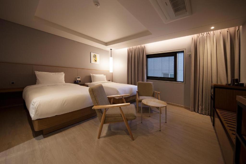 Hound Hotel Yeonsan Пусан Екстер'єр фото