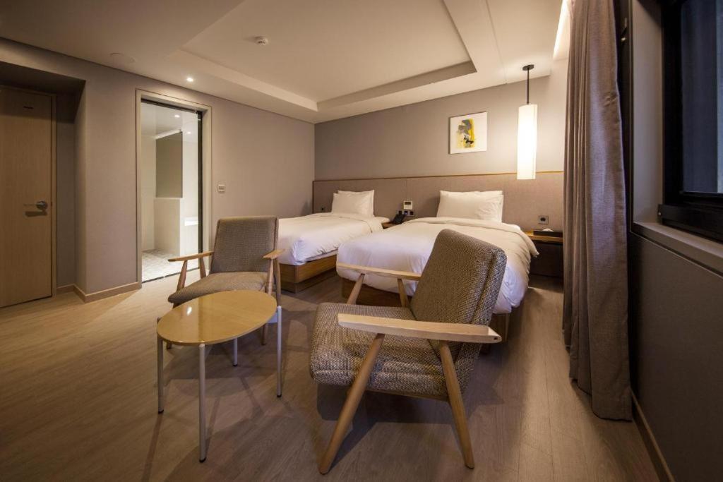 Hound Hotel Yeonsan Пусан Екстер'єр фото
