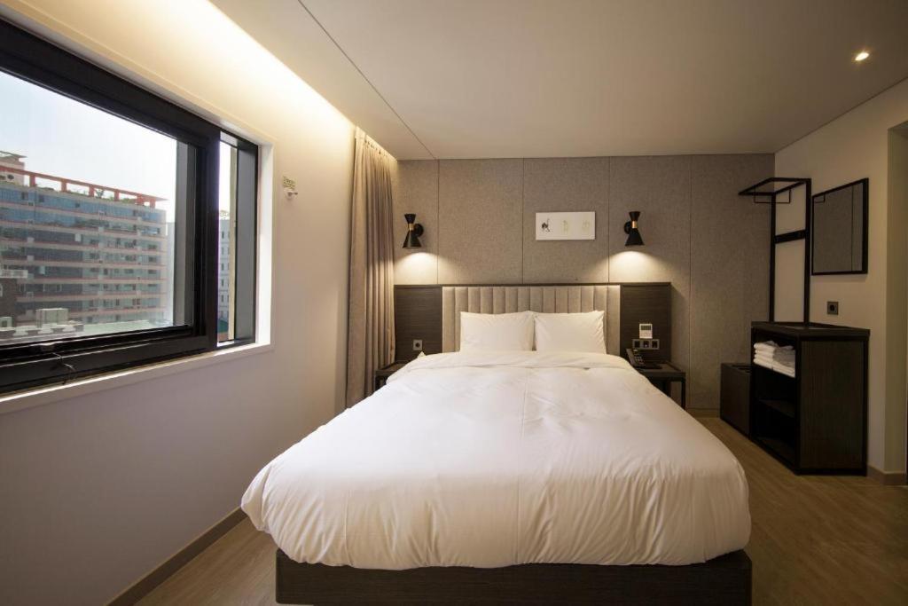 Hound Hotel Yeonsan Пусан Екстер'єр фото