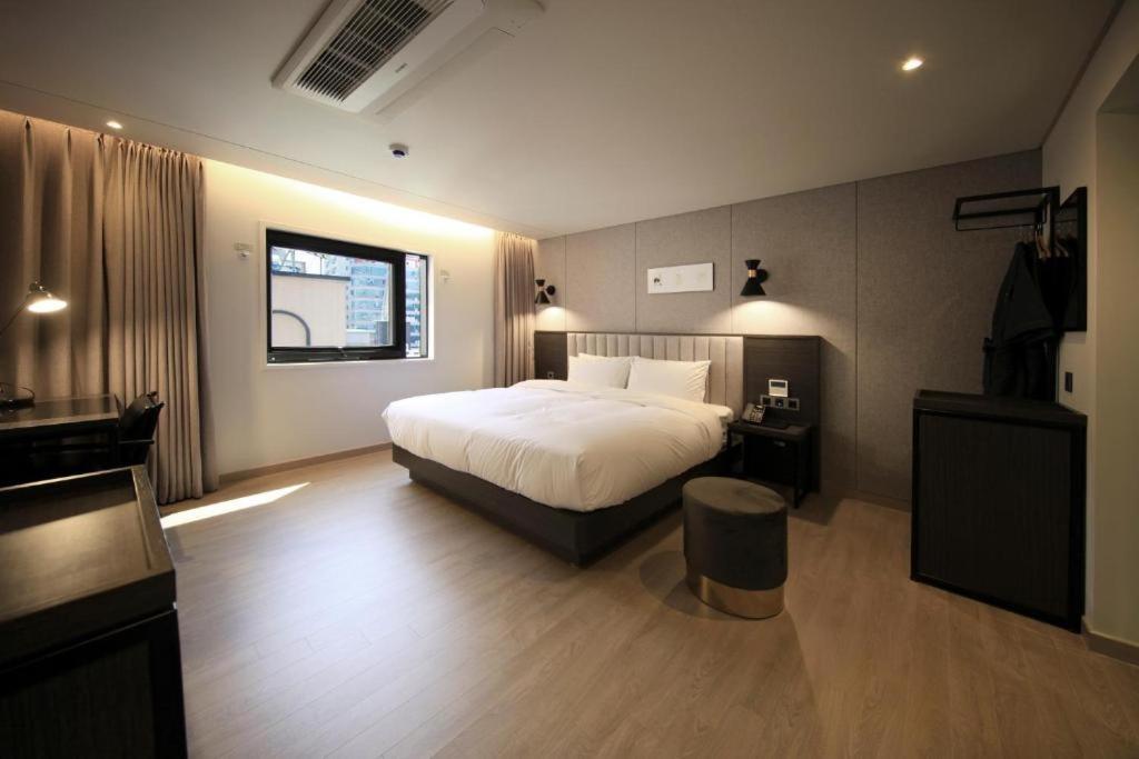 Hound Hotel Yeonsan Пусан Екстер'єр фото